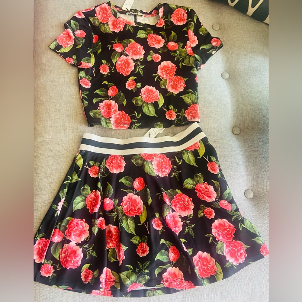 Alice + Olivia Cheri Floral Skort and Top Set - M - Cindy Top,  Blaise Skort